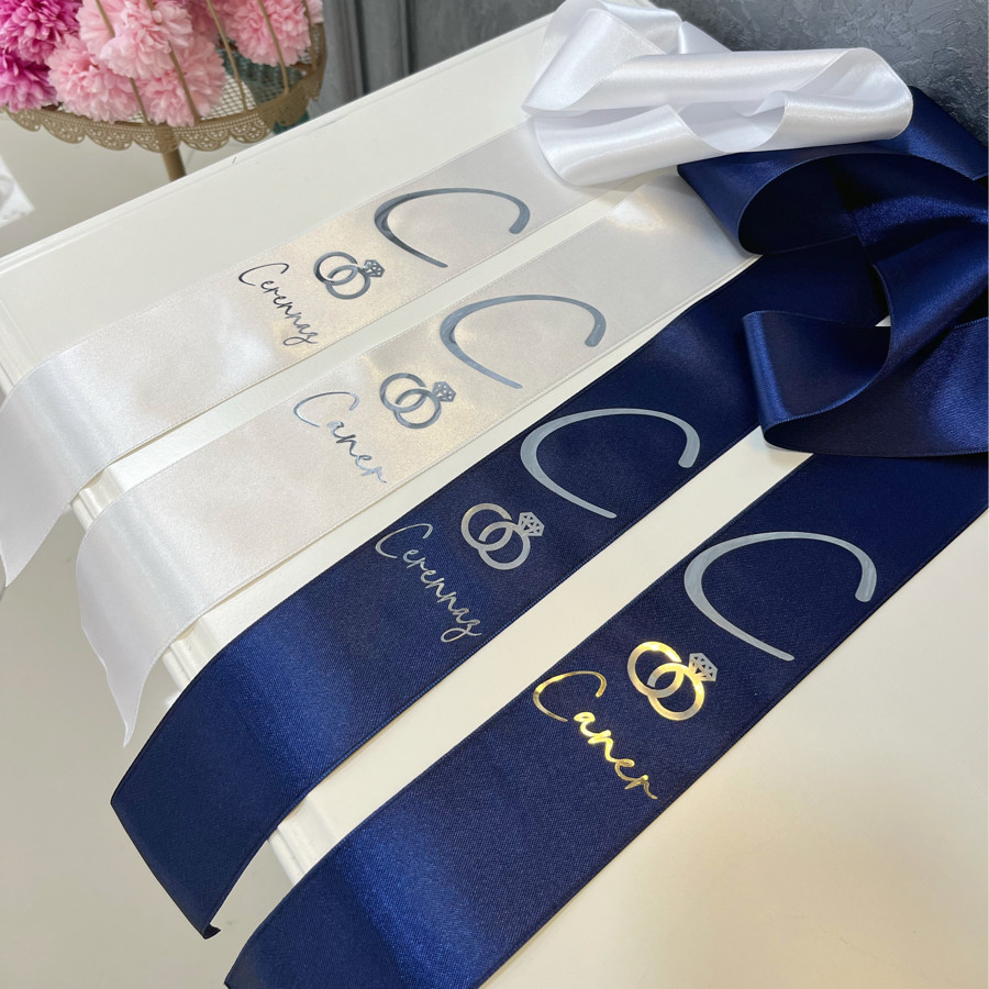 Baskılı Takı Kurdelesi (Harf + Simge + İsim) (Beyaz + Lacivert )