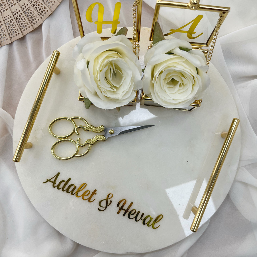 Gold Detaylı Yuvarlak Mermer Tepsi (İsim Baskılı)