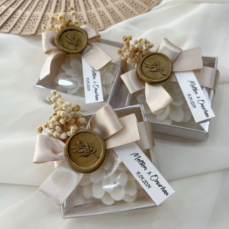 Kutulu Lotus Çiçek Mum