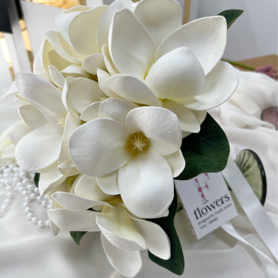 F Flowers Manolya Gelin Çiçeği