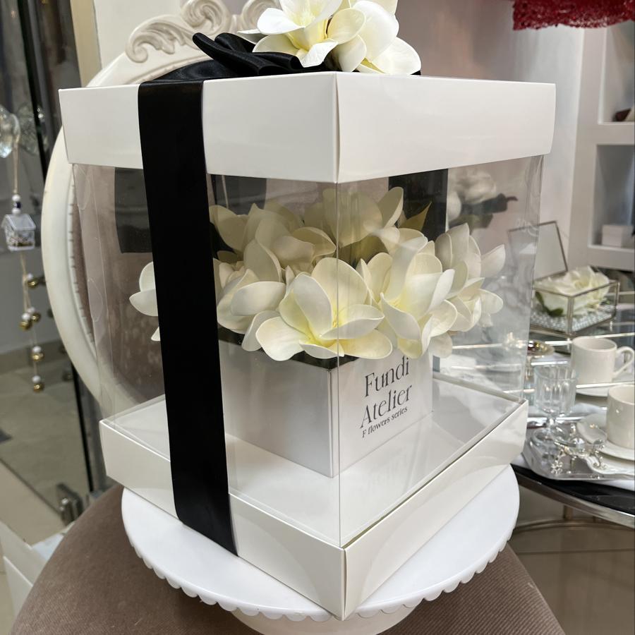 Şeffaf kutulu İsteme Çiçeği (Manolya)